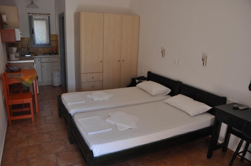 Aparthotel Petradi Livadi  Zimmer foto